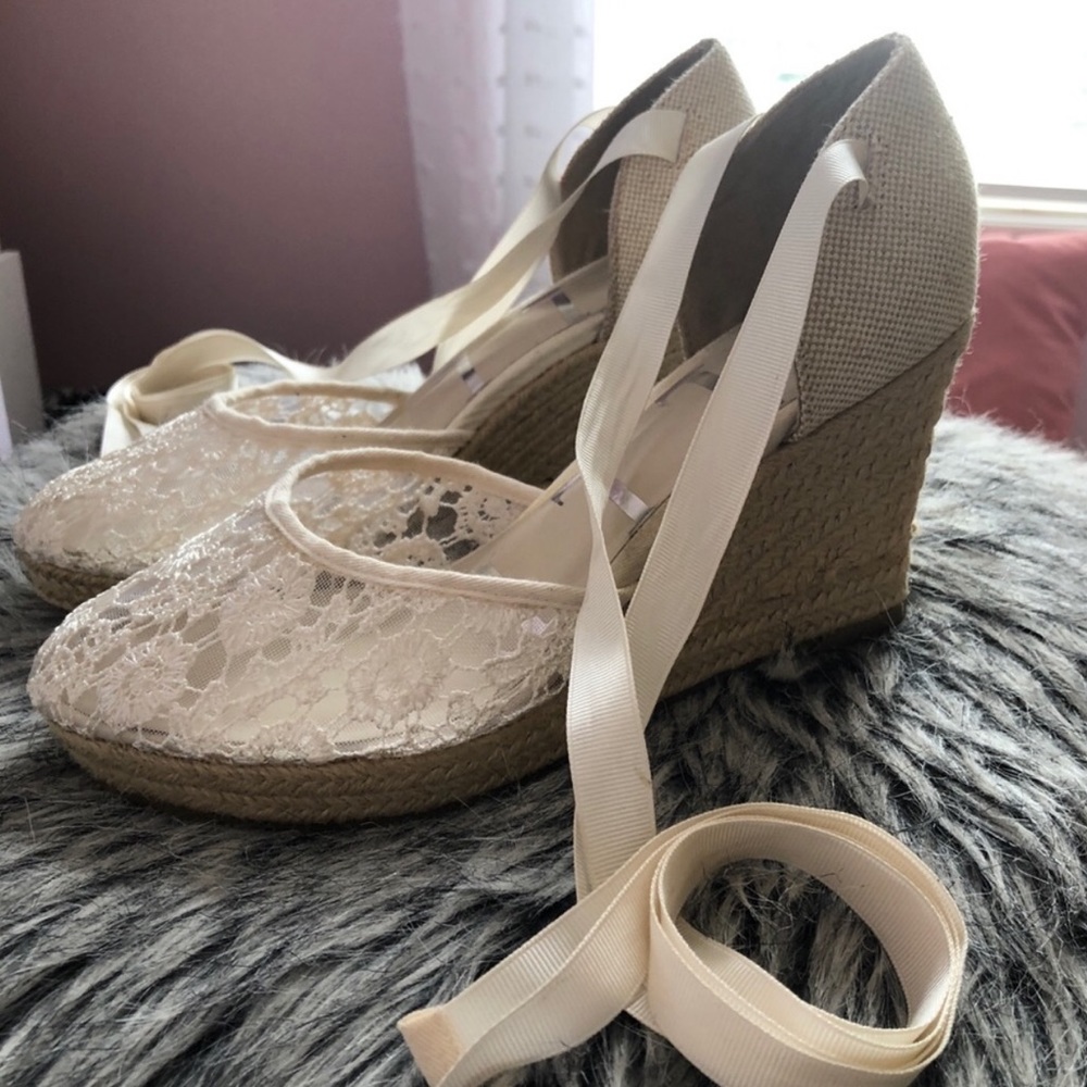 ELLE Lace up Wedges
